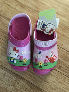 HELLO KITTY Crocs Ahoj Kitty J3