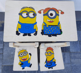 Mimoni - Drevený stôl dve stoličky pre deti. Minions