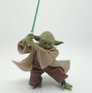 STAR WARS - Figúrka Star Wars Yoda so svetlým mečom 13cm