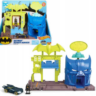 BATMAN -  Hot Wheels City Batman Batmobil Base Auto Figurine