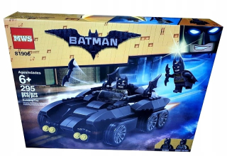 BATMAN -  Batman Avengers Batmobile Figurine