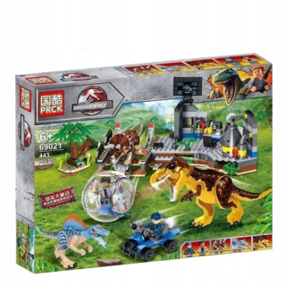 Dinosaur blokuje útok 3 dinosaurov na základňu 443 ELE
