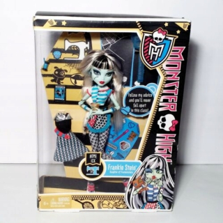 Monster High Bábiky - Monster High Fankie Stein Home ick Schoolclassroom