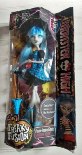 Monster High Bábiky - Monster High Ghoulia Yelps Freaky Fúzia