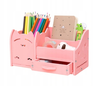 Školský organizátor Toolbox na ružovom stole