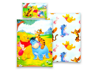 Medvedík Pú - Detská posteľná bielizeň 100x135 Winnie Pú na lúke