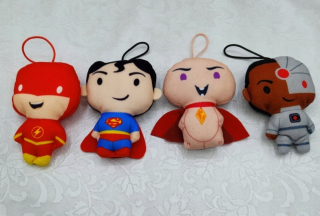 SUPER 4 maskoti Superman, The Flash, Cyborg, Lulu