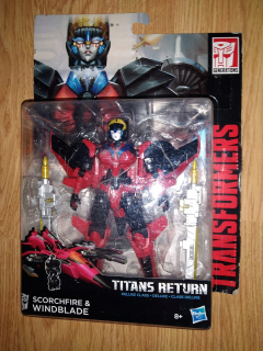 TRANSFORMERS - Transformers Titans Result Windblade