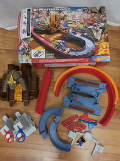 Super Mario - Mattel GNM22 Hot Wheels Mario Bowser's Castle