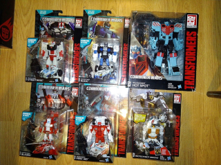 TRANSFORMERS - Transformers Combiner Wars Defensor ProtectionBots