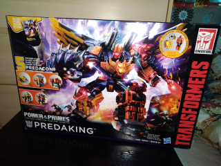 TRANSFORMERS - Transformátory Titans vrátia preddaja