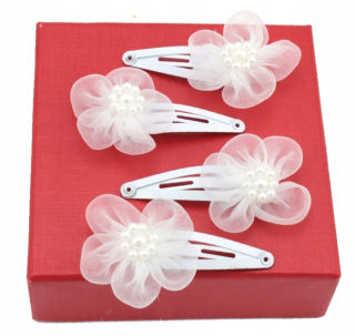 VLASOVÁ ČIAPKA FLOWERS 4 KUS COMMUNION biela